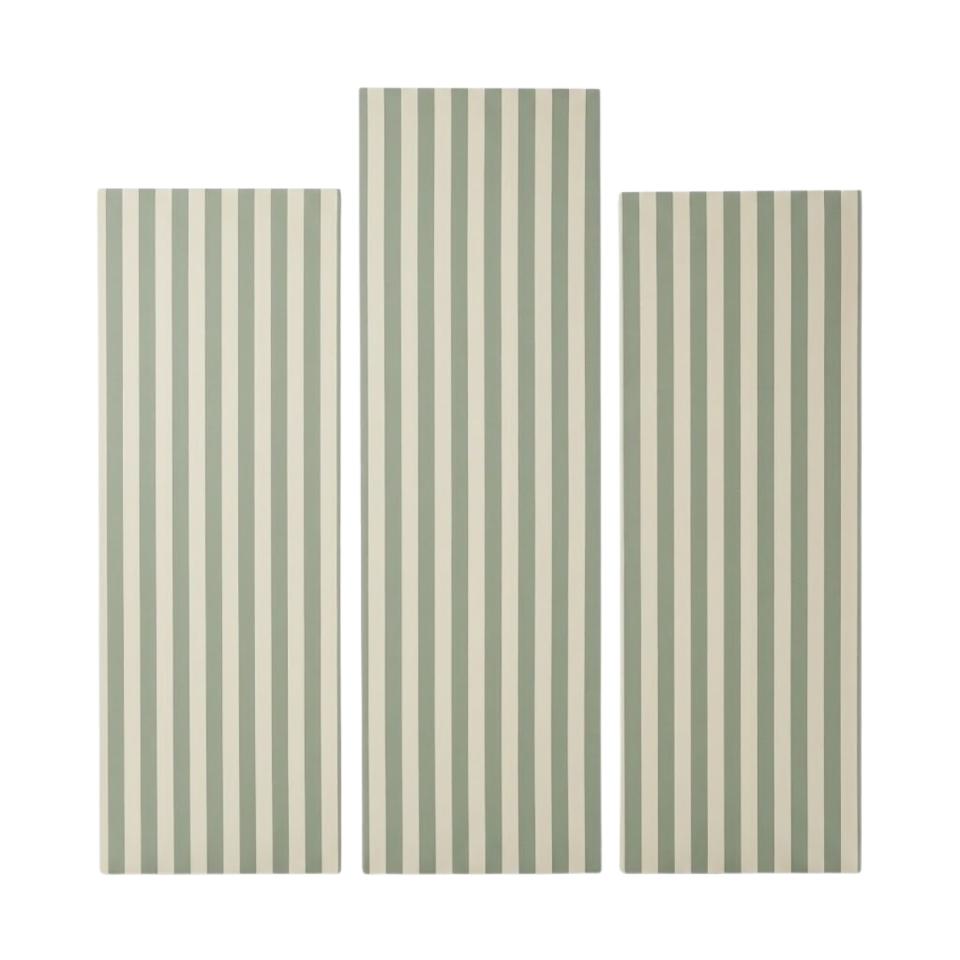 Customizable Three Tiered Wall